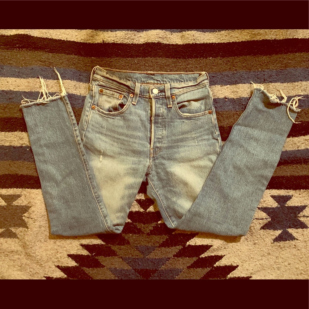 High waisted button fly Levi jeans!